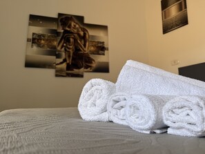 Miscellaneous - Essenedda Holiday Home: Two-Room Apartment in the Historic Center (Orosei)