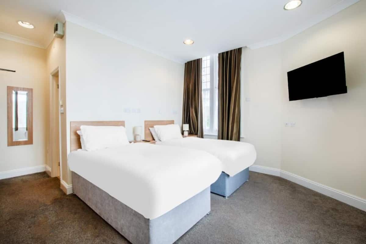 Classic Twin Room, 2 Twin Beds, Non Smoking, Ensuite