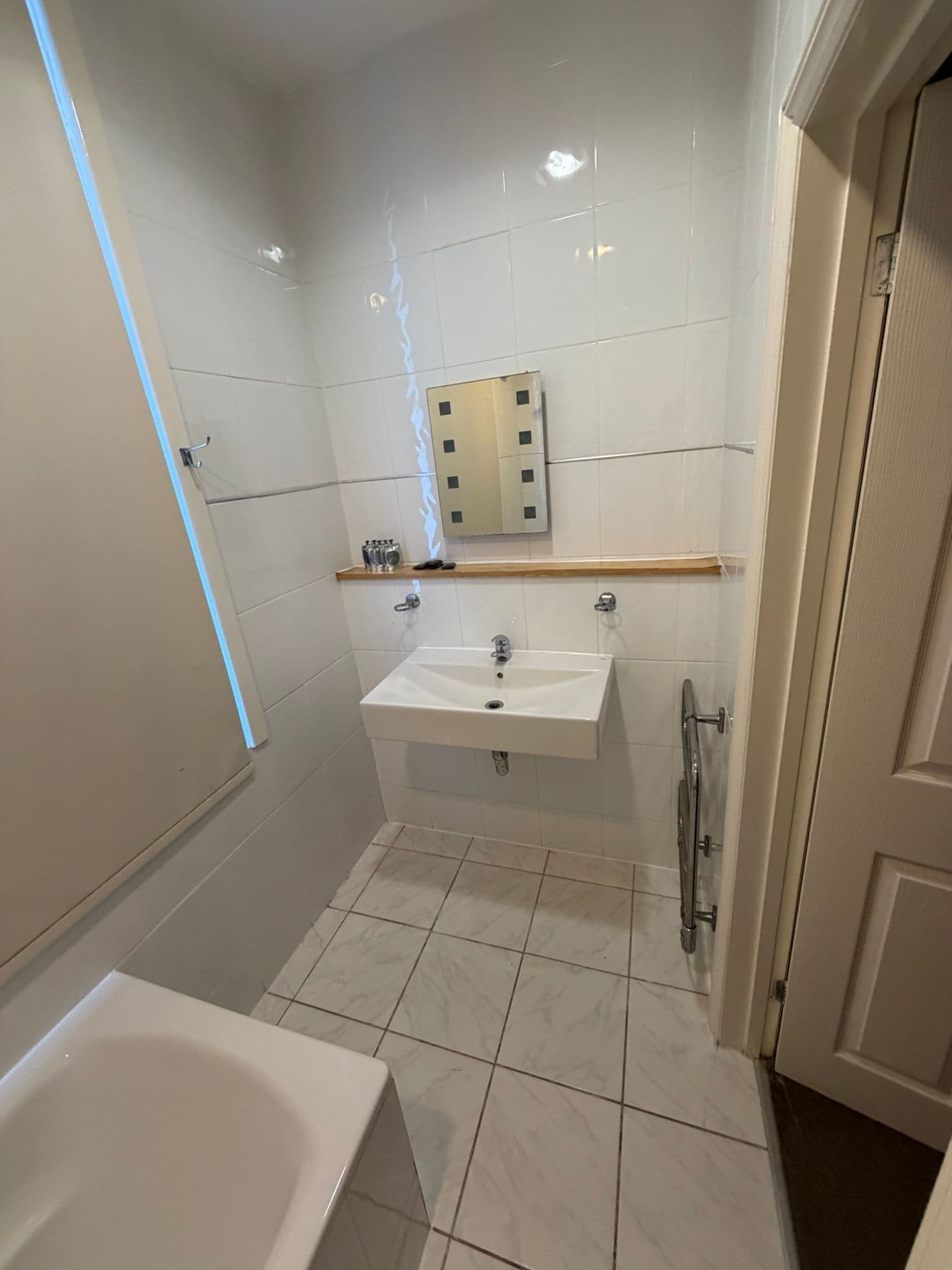 Kamar Double Standar, 1 Tempat Tidur Double, Bebas Asap Rokok, ensuite | Kamar mandi | Perlengkapan mandi gratis, pengering rambut, handuk, dan sabun