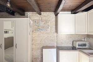 Interior - N310 - Numana, new studio apartment with air conditioning (Numana)