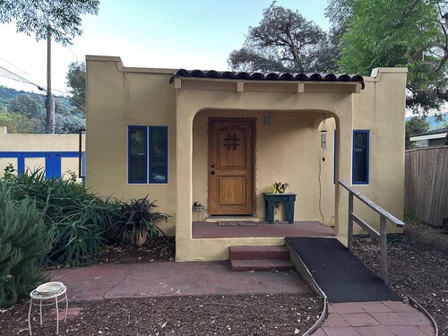 Charming 2-bedroom cottage in Ventura perfect for a relaxing getaway
