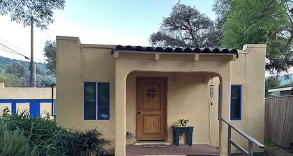 Charming 2-bedroom cottage in Ventura perfect for a relaxing getaway