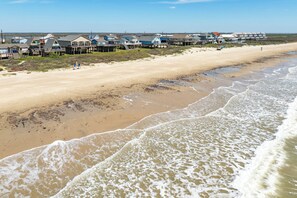On the beach - The Polynesian - A-Frame Beach Hut, Gulf Front-Row (Surfside Beach)