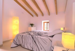 3 bedrooms, iron/ironing board, WiFi, bed sheets - Villa 'Can Bandris' with Mountain View, Wi-Fi and Air Conditioning (Illes Balears)