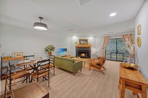 Interior - A Peaceful, Private Alpharetta Alcove (Alpharetta)