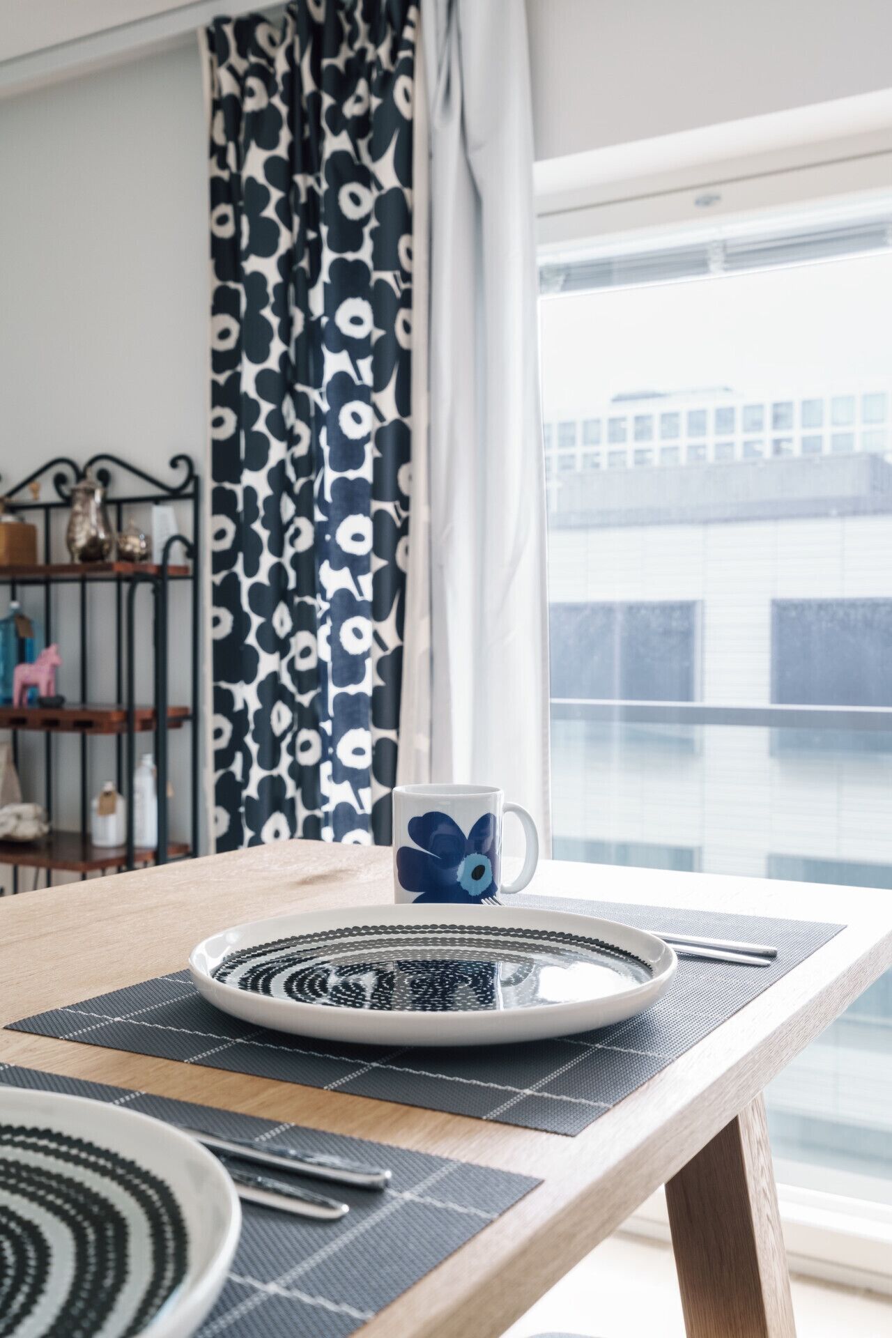 Appartement, vue cour intérieure | Vue de la chambre