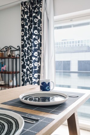 Appartement, vue cour intérieure | Vue de la chambre