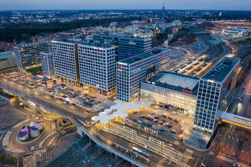 Modern 1BR Apt in Mall of Tripla