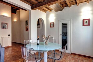 Apartment | Living area - Stufa Apartment by Mamo Florence (Florence)