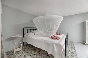 1 bedroom, iron/ironing board, WiFi, bed sheets - Sophia's House on Rhodes (Malonas)