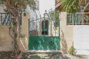 Exterior detail - Sophia's House on Rhodes (Malonas)