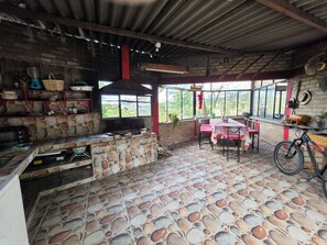 Dining - Apartment with pool and viewpoint, 8 minutes from the historic center of Popayán. (Popayán)