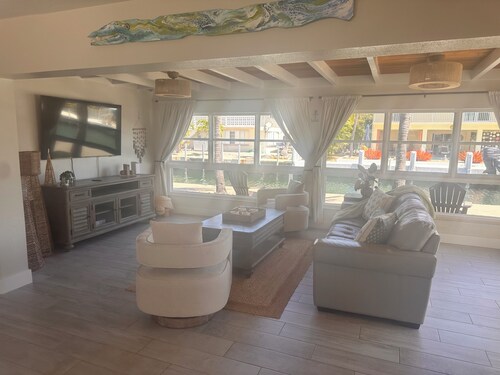 Ocean Breeze Retreat/ Elegant 3/3 in Marathon/ Coastal Luxury Living
