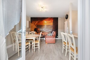 Interior - L'Albatros – Holiday Home for 5, 2 Bedrooms, 400 m from the Sea (Bréhal)