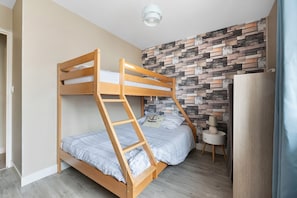 2 Schlafzimmer, Bügeleisen/Bügelbrett, WLAN