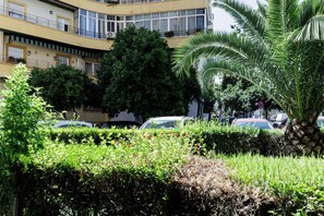 Property grounds - Exclusive 2-Bedroom Apartment in Central Seville (Sevilla)