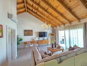 Living area - Trinidad 302 Luxury Beachfront Penthouse Rooftop Jacuzzi Aqua Esmeralda (Dominicus)