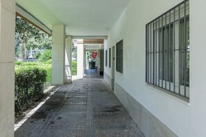 Property grounds - Private Jacuzzi Apartment in Central Seville – 4 Guests (Sevilla)