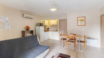 TV, DVD player, table tennis
