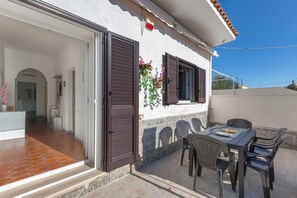 Outdoor dining - Casa Mare Blu by BarbarHouse (San Pietro in Bevagna)