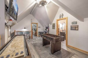 Games room - Le Vonde Chateau (Big Bear Lake)