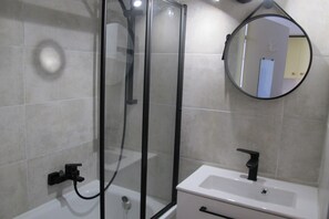 Hair dryer - Studio cabine climatisé dans résidence avec piscine (Saint-Raphaël)