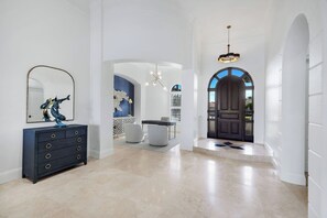 Interior - Paradise Palms Retreat - 5 BR (Sleeps 13) All New - Pool, Dock, Theatre + Games (Cape Coral)