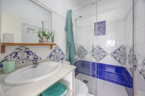 Shower, hair dryer, towels - Estudio Portón 4 – Sea Views, Conil (Conil de la Frontera)