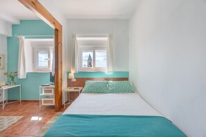 1 chambre, fer et planche à repasser, Wi-Fi, draps fournis
