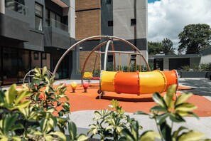 Children’s area - 5 minutes from Oakland Mal! 3 bedrooms and A/C (Ciudad de Guatemala)