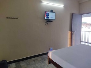 Deluxe Double Room - Balaji Inn (Viluppuram)