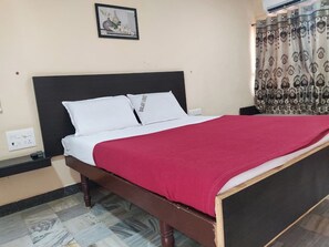 Deluxe Double Room - Balaji Inn (Viluppuram)