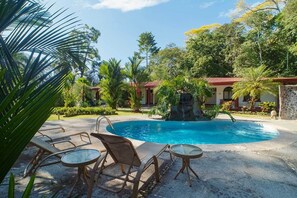 Pool - Stunning suite 104 walking distance to Dominical beach shared pool and BBQ area! (Puntarenas Province)