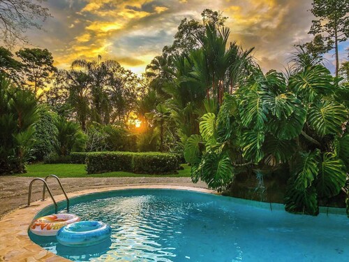 Stunning suite 104 walking distance to Dominical beach shared pool and BBQ area!