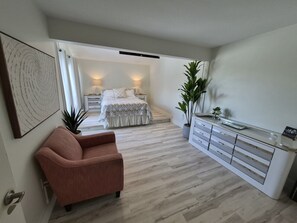 2 bedrooms, WiFi - NEW! Madeira Beach Family Vacation Home - Walkable to Beach (Madeira Beach)