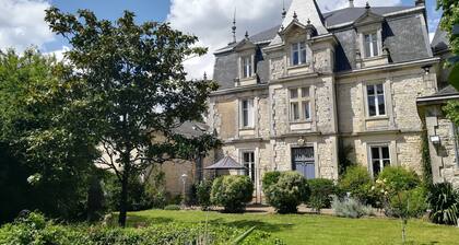 LE GITE DU CHATEAU PROCHE MARAIS POITEVIN