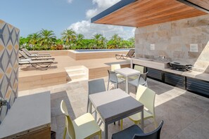 Outdoor dining - 2 Bedroom Condo - Rooftop Pool Opal405 (Playa del Carmen)