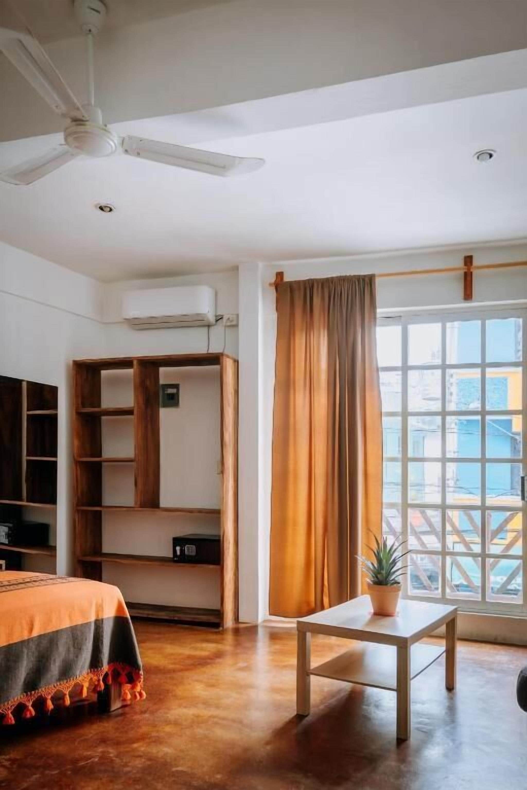 Deluxe Double Room, Balcony | Laptop workspace, free WiFi, bed sheets