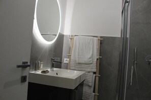 Appartamento Tradizionale, vista città | Bagno