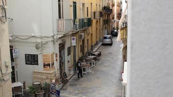 Traditional Apartment, City View | Outdoor dining