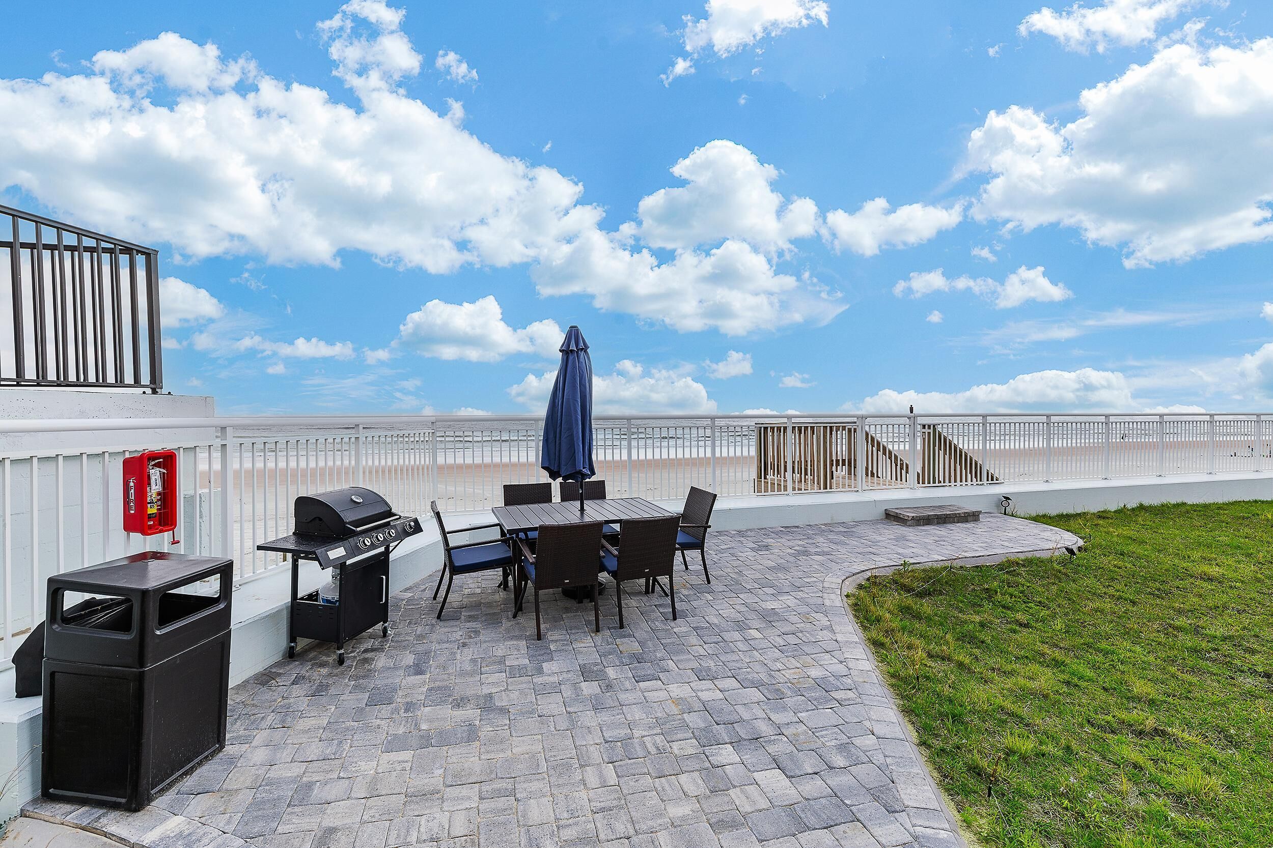 Appart'hôtel, 1 très grand lit (Ocean Breeze Resort 217) | Restauration extérieure