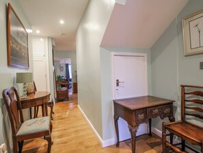 Interior - The Rumbles (Ludlow)