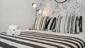 Room - 9111 - Livingtarifa Black and White (Tarifa)