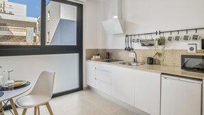 Private kitchen - 9111 - Livingtarifa Black and White (Tarifa)
