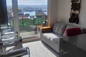 Living area - River view Downtown apartment 12th floor (Valdivia)