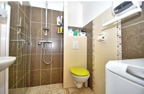 Shower, hair dryer, soap - Pretty villa among fig trees in a quiet, scattered settlement (Solliès-Pont)