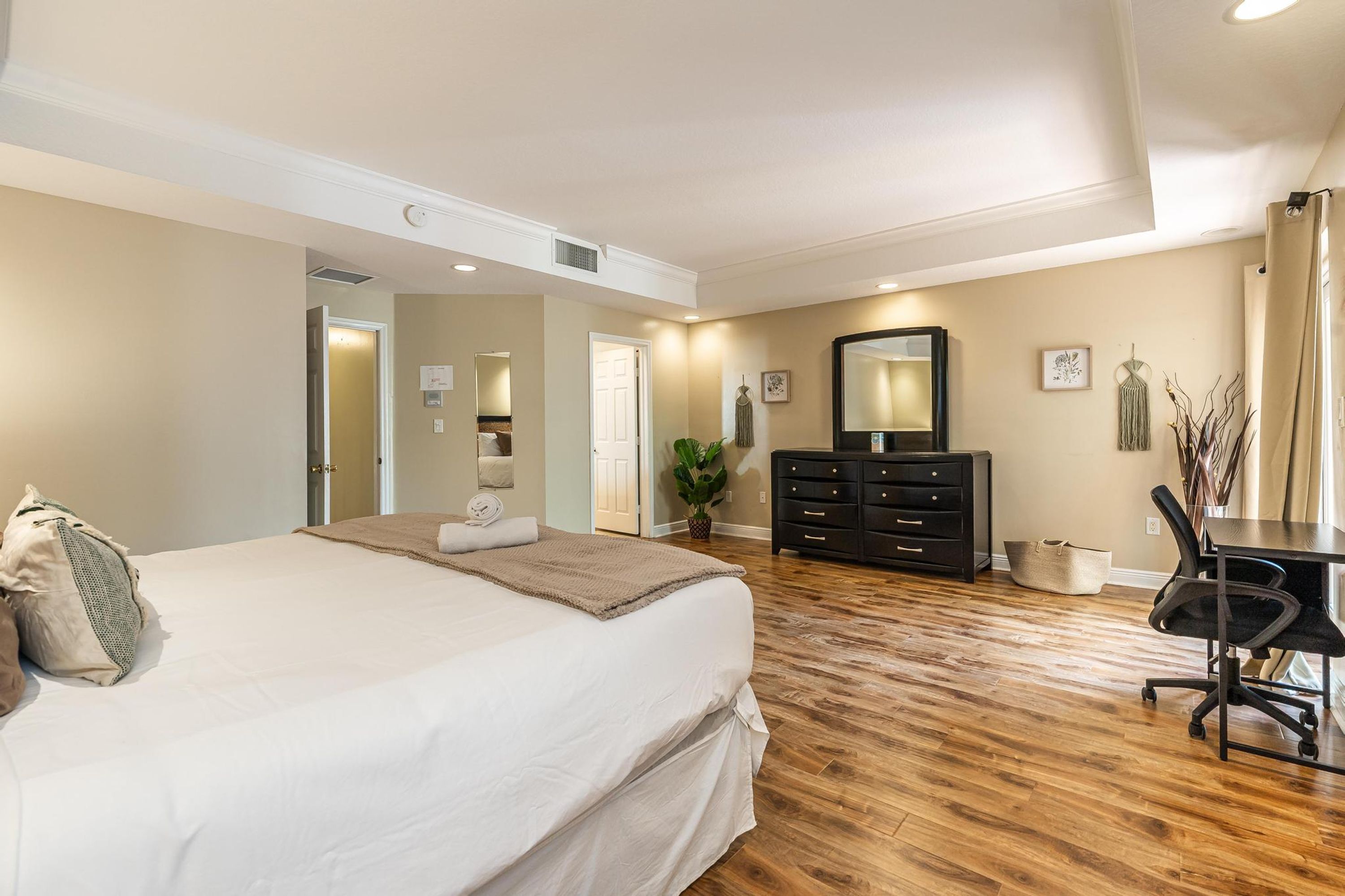 5 bedrooms