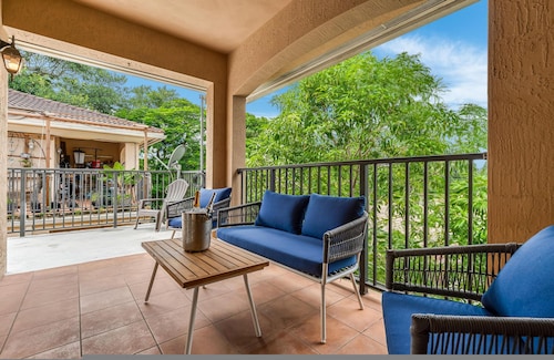 Salty Fox 5BD Oasis w Spa Beach Downtown