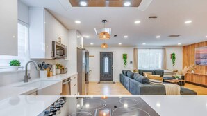 บ้านพัก | 4 ห้องนอน