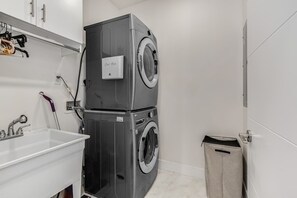 House - Fox Grand Residence- 6bd, 2 Pools & Pool Table (Fort Lauderdale)